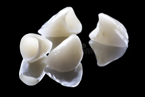 Coroane dentare din oxid de zirconiu